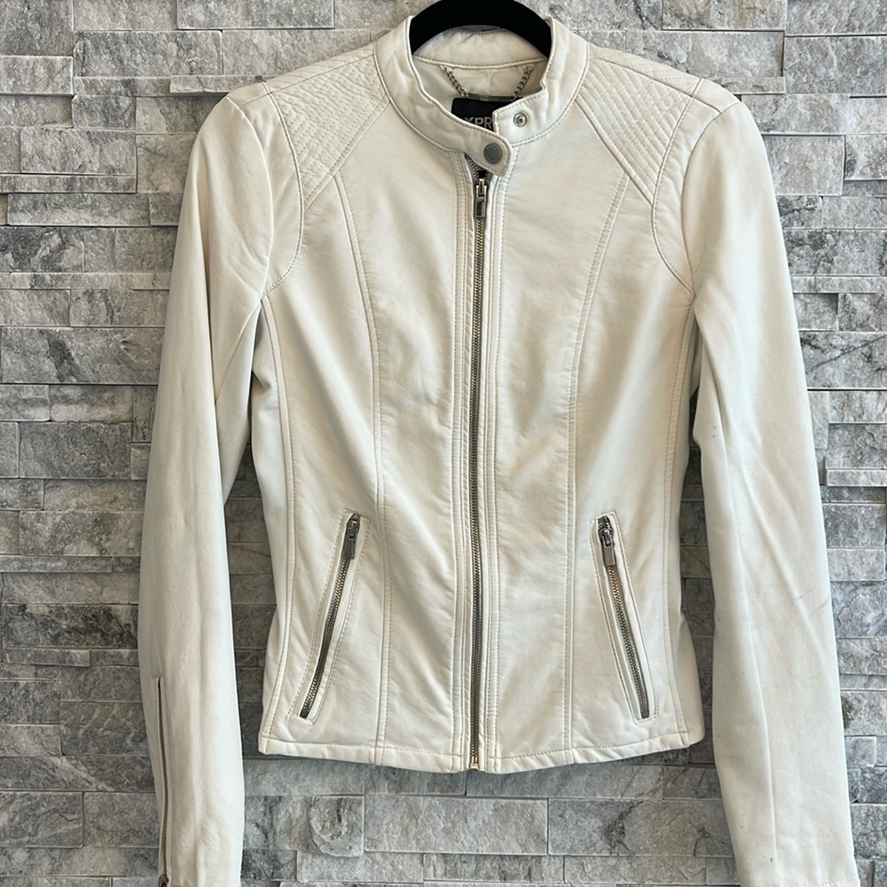 Fall jacket white leather like material silver zippers
